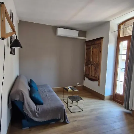 Casa de Férias Townhouse Downtown Nîmes